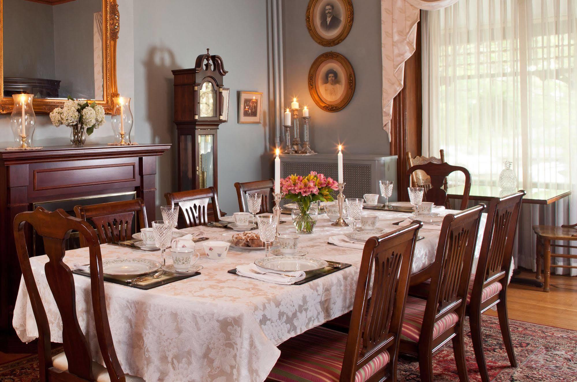 Cornerstone Bed & Breakfast Филадельфия Экстерьер фото